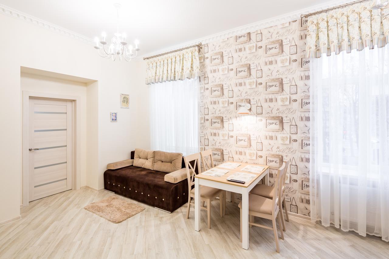 Leogrand Vip Apartments On Udatnogo 4 Lviv Buitenkant foto