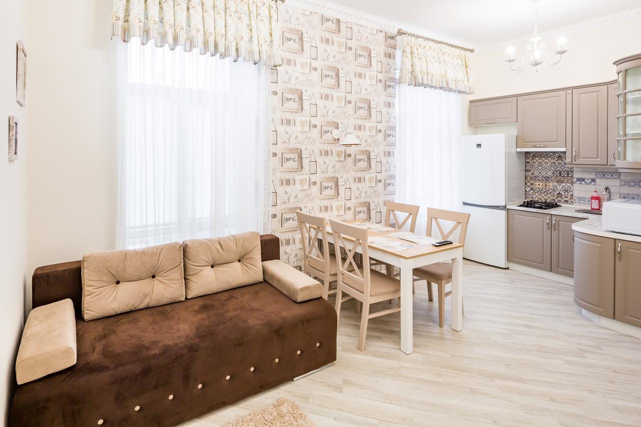 Leogrand Vip Apartments On Udatnogo 4 Lviv Buitenkant foto