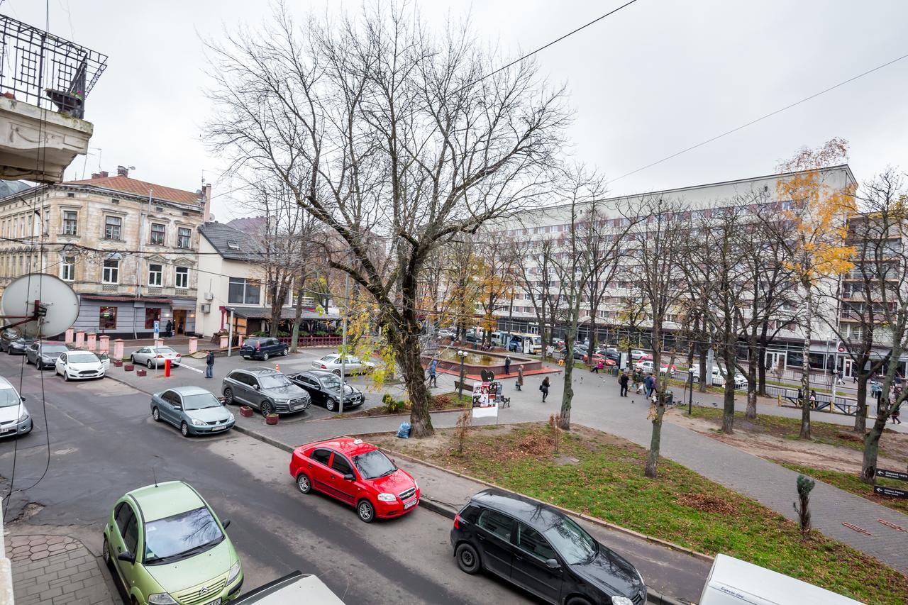 Leogrand Vip Apartments On Udatnogo 4 Lviv Buitenkant foto