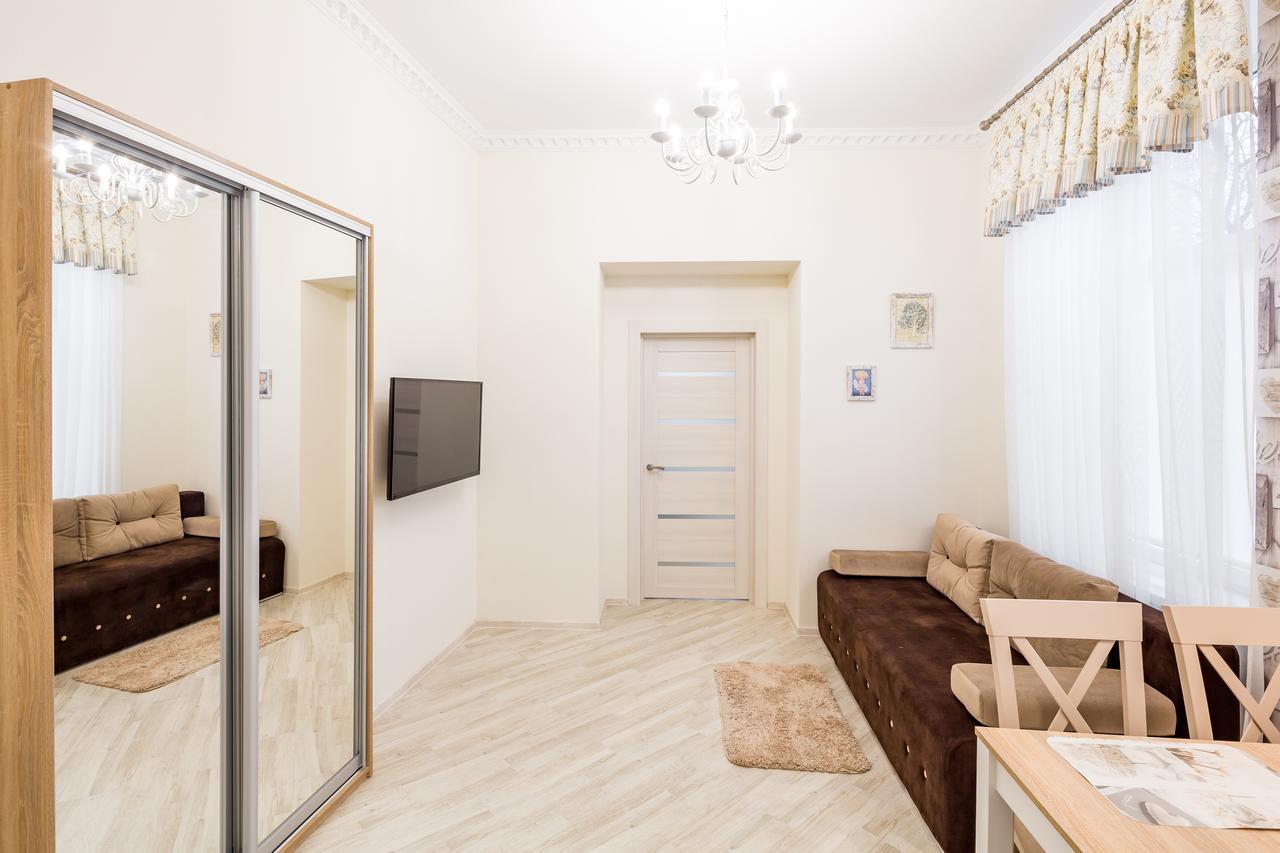 Leogrand Vip Apartments On Udatnogo 4 Lviv Buitenkant foto